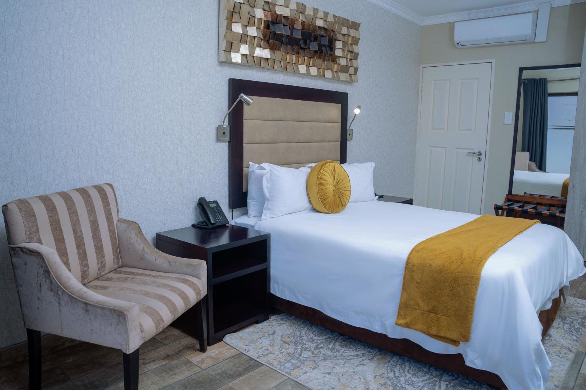 Q'S Boutique Stay Standerton Exterior foto